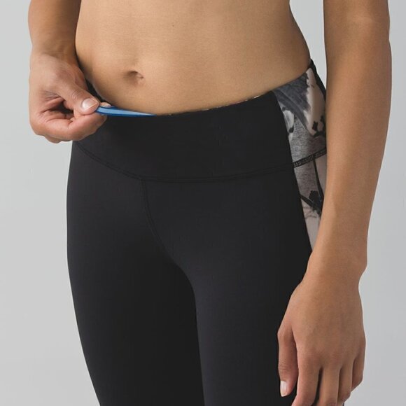 Lululemon Run The World 7/8 Tight - Picture 4 of 14